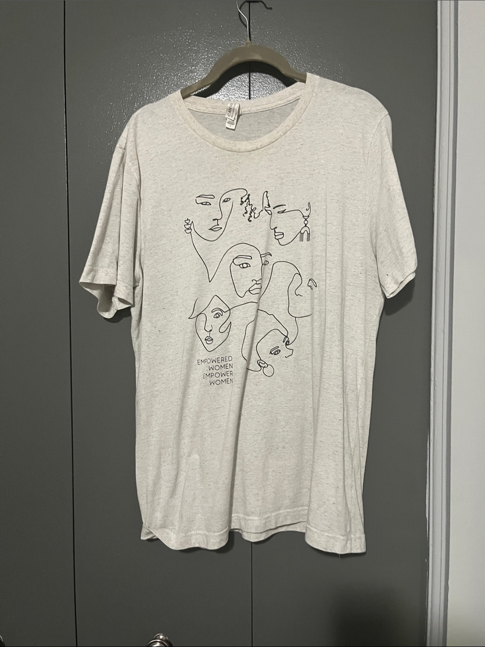 Océanne Empowered Women Cream Short Sleeve Graphic Tee